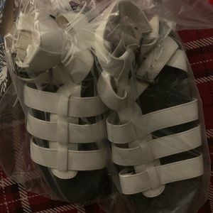 Martin sandal white size 6